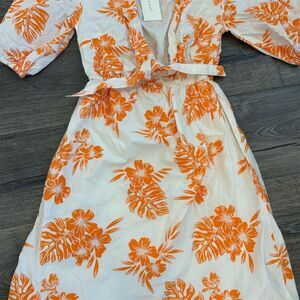 Women's Floral Orange Knee Length Dress‎ Size XS V-Neck 3/4 Sleeve Casual